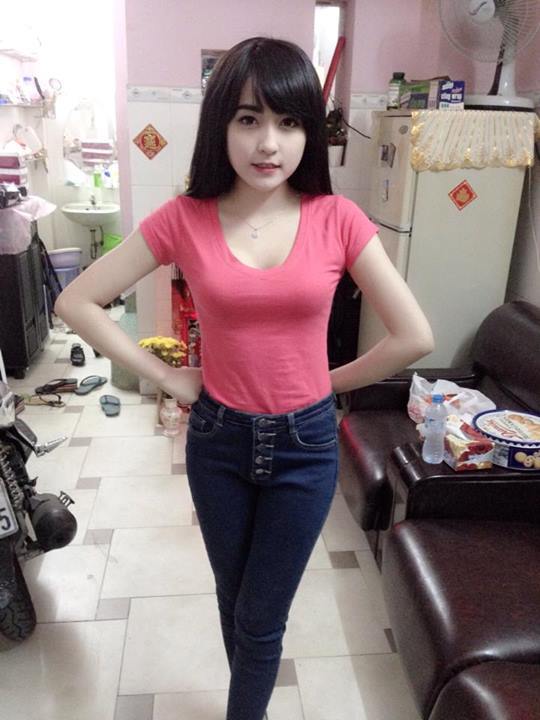 丝袜美女办公室床亲吻视频